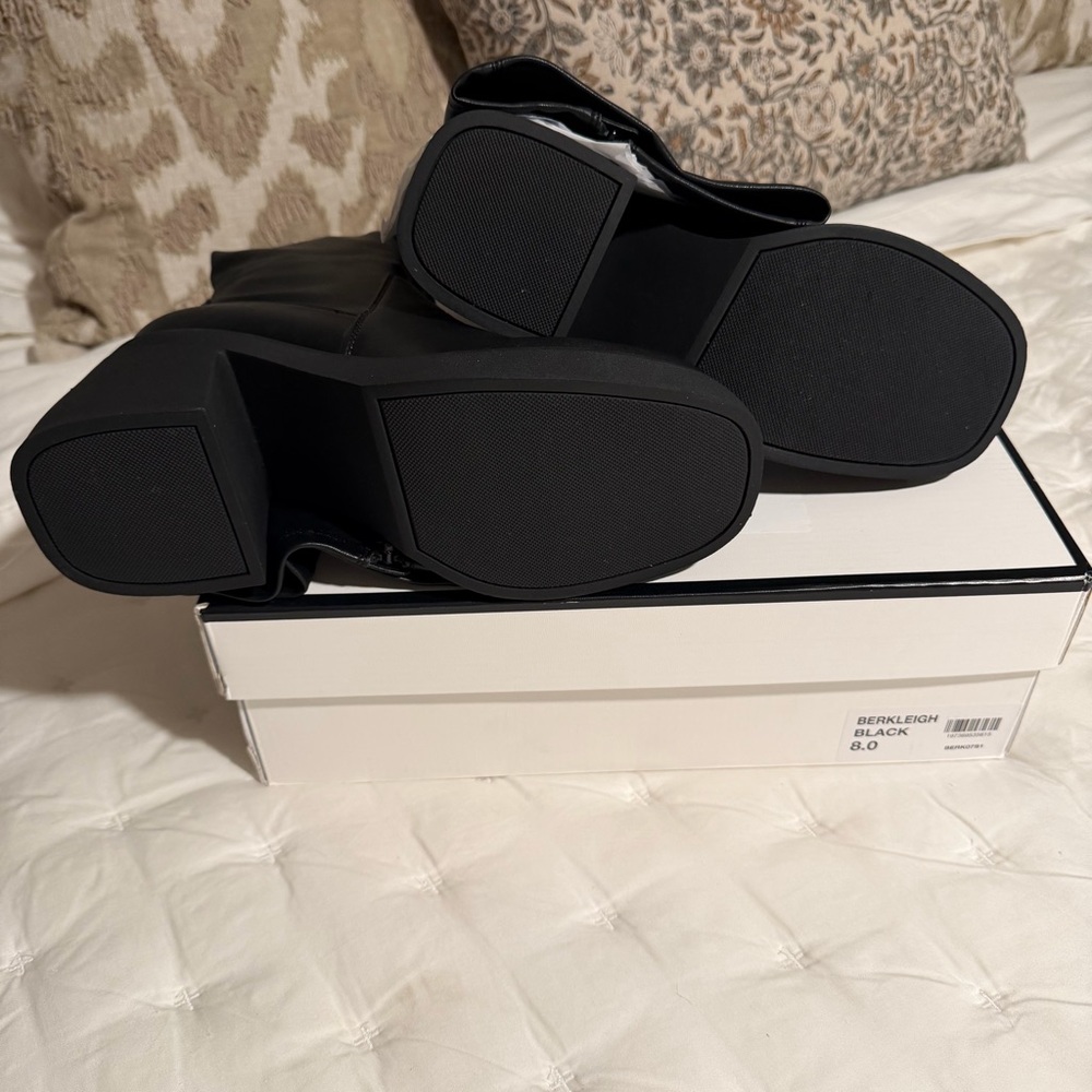 Steve Madden Black Berkleigh Heeled Boots - Picture 4 of 5
